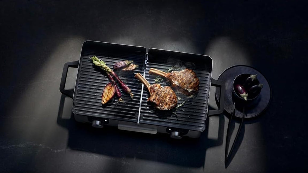 WMF Lono Master-Grill, Elektrogrill, 50x28 cm, Elektrogrill Tischgrill mit Windschutz und Auffangschale, Outdoorzertifiziert für Barbecue, 2 getrennt regulierbare Grillflächen, 2400 W, edelstahl matt
