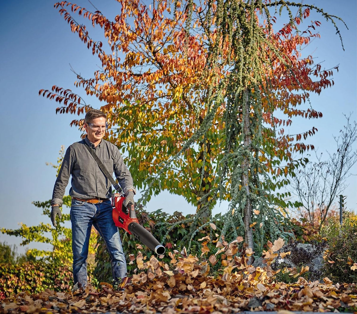 Einhell Akku-Laubbläser GE-LB 36/210 Li E Power X-Change (Li-Ion, 36 V, 816m3/h Blasleistung, Turboschalter, 3-stufiges + abnehmbares Rohr, inkl. 2x3 Ah Akku und Twincharger)